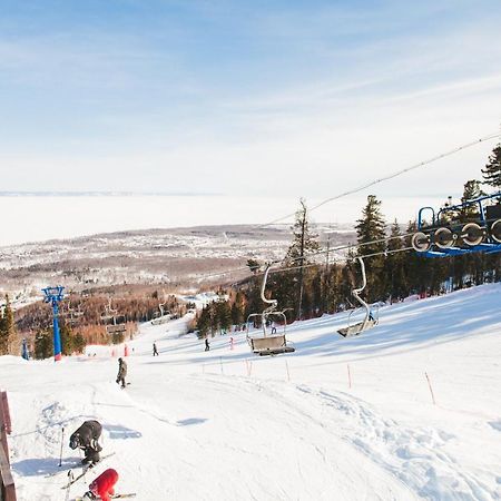 Отель "Гранд Байкал" Baikalsk Exterior foto